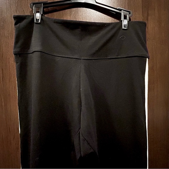 ❤️ VS -PINK Black Leggings - Picture 2 of 7